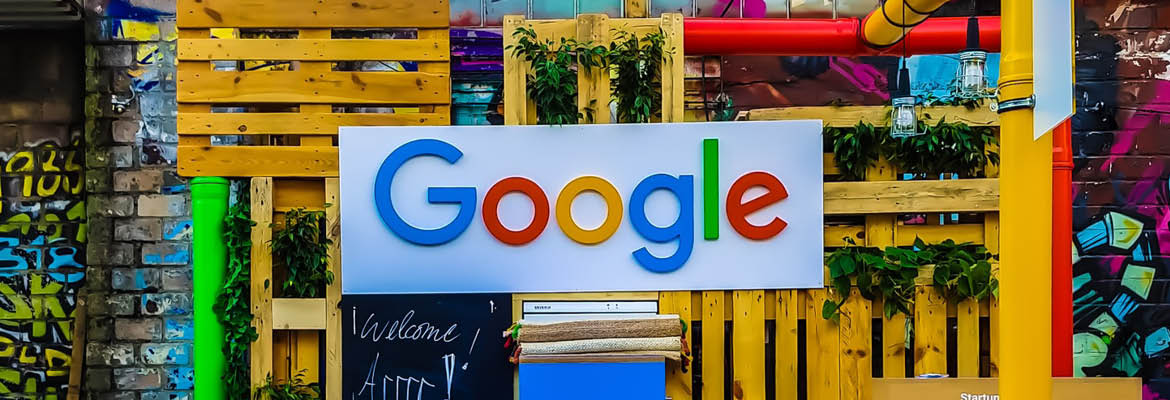 |||||Stellenanzeigen SEO - So verbessern Recruiter ihr HR-SEO|||SEO|Zielgruppen Targeting im Personalmarketing|Sprechende URL auf der Karriereseite von VW|Schlechte URL bei Beiersdorf|Stellenanzeige mit eigener URL|Optimierte URL bei Harry Brot|H1-Tag im Quellcode der Stellenanzeige|Meta Tags im HR SEO